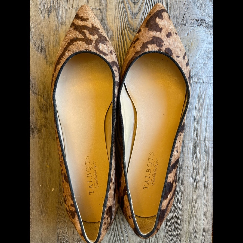 Talbot’s fur flat in size 8.5 B. Tiger